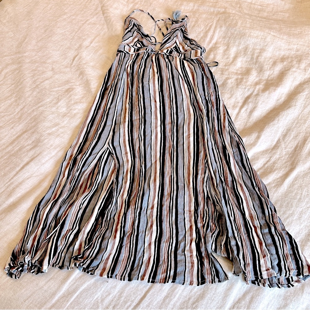 Lulu's Dress - Picture 4 of 12